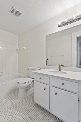 122 Avignon Court, Woodbury, MN 55125