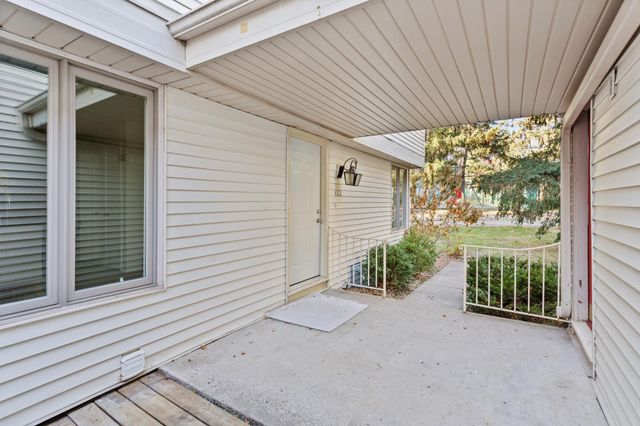 122 Avignon Court, Woodbury, MN 55125