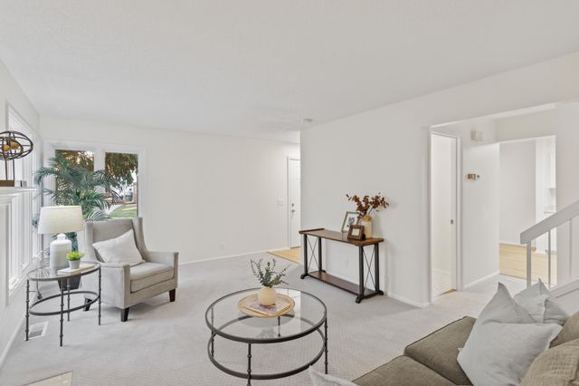 122 Avignon Court, Woodbury, MN 55125