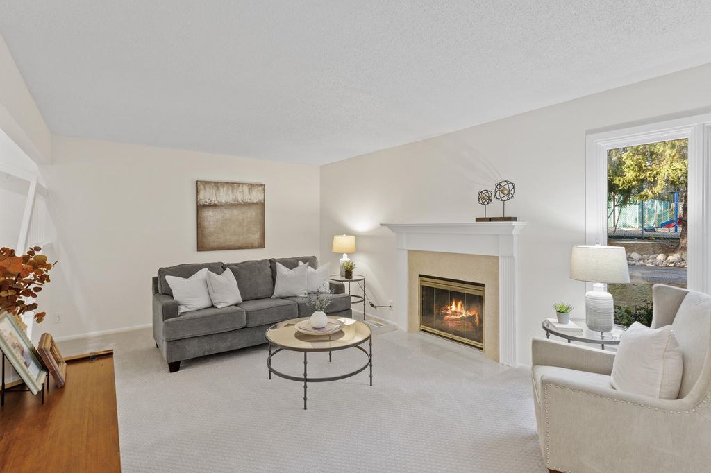 122 Avignon Court, Woodbury, MN 55125