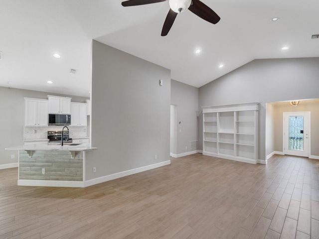 8131 Westfield Circle, Vero Beach, FL 32966