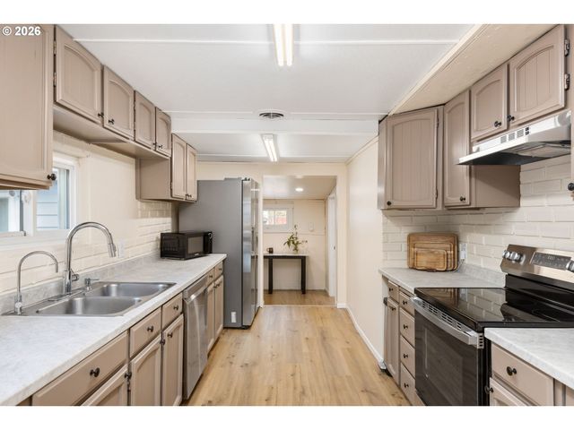 1105 Ne LINCOLN St, Hillsboro, OR 97124