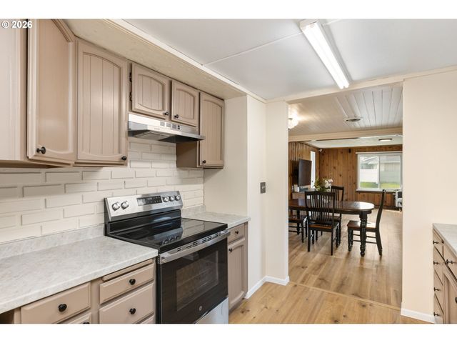 1105 Ne LINCOLN St, Hillsboro, OR 97124