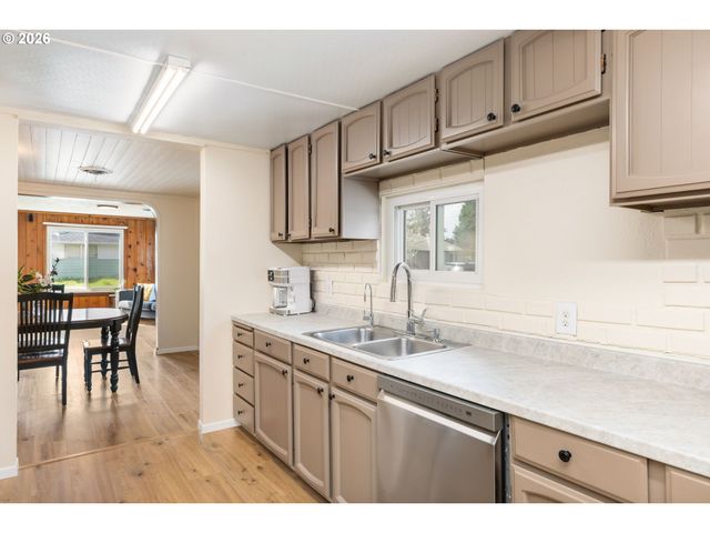 1105 Ne LINCOLN St, Hillsboro, OR 97124