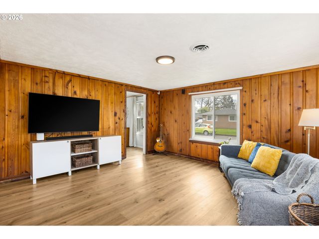 1105 Ne LINCOLN St, Hillsboro, OR 97124