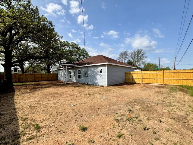 2010 Nantucket Village Drive, Dallas, TX 75217