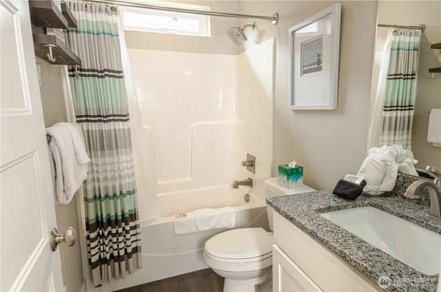 424 Vine Maple Lane SW, Ocean Shores, WA 98569