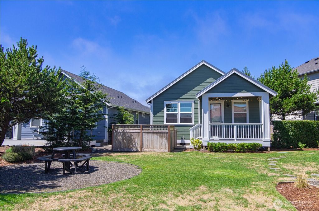 424 Vine Maple Lane SW, Ocean Shores, WA 98569