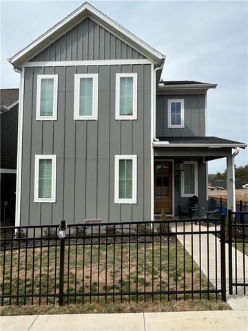 2058 E Little Crew Drive, Fayetteville, AR 72703