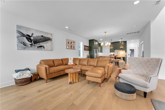 2058 E Little Crew Drive, Fayetteville, AR 72703
