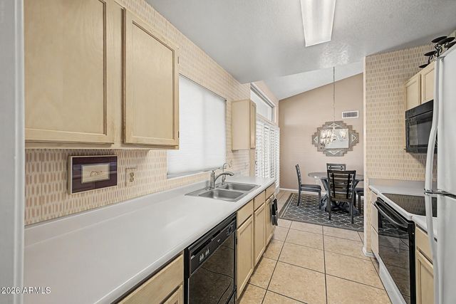 6310 S CYPRESS POINT Drive, Chandler, AZ 85249