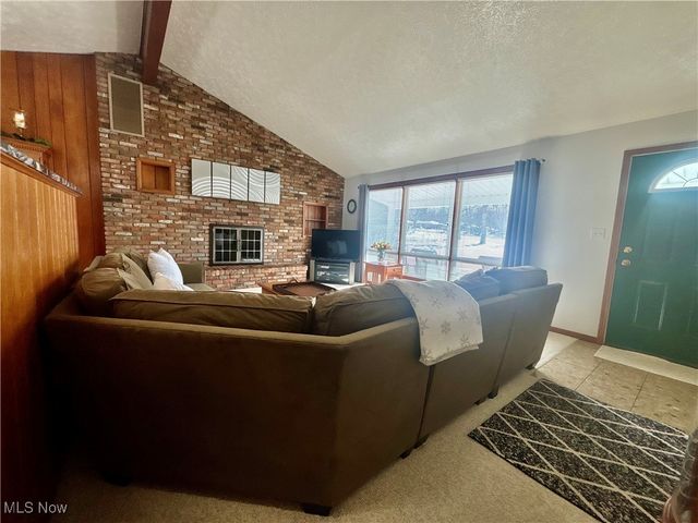 10548 Briar Hill Drive, Kirtland, OH 44094