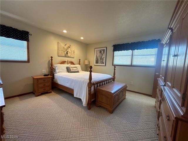 10548 Briar Hill Drive, Kirtland, OH 44094