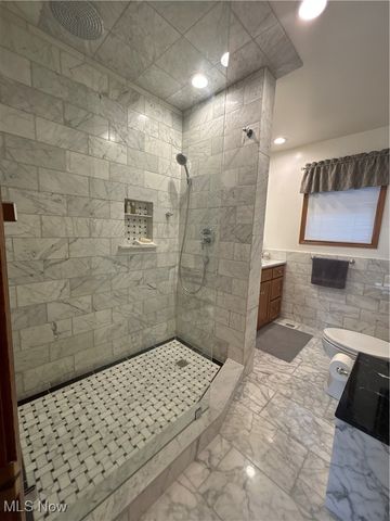 10548 Briar Hill Drive, Kirtland, OH 44094