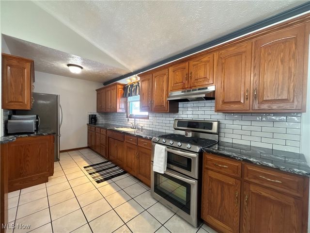 10548 Briar Hill Drive, Kirtland, OH 44094