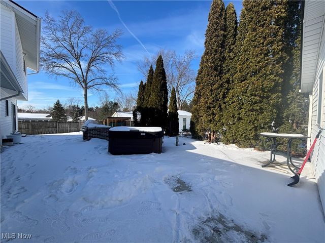 10548 Briar Hill Drive, Kirtland, OH 44094