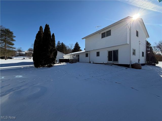 10548 Briar Hill Drive, Kirtland, OH 44094