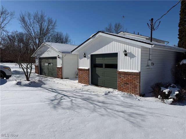 10548 Briar Hill Drive, Kirtland, OH 44094