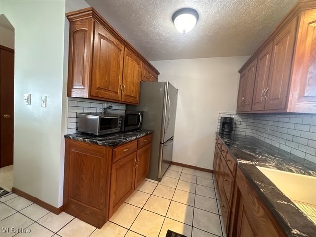 10548 Briar Hill Drive, Kirtland, OH 44094