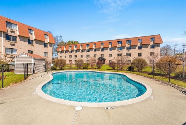 135 Grove Street 135, Rockland, MA 02370