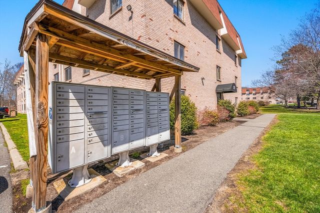 135 Grove Street 135, Rockland, MA 02370