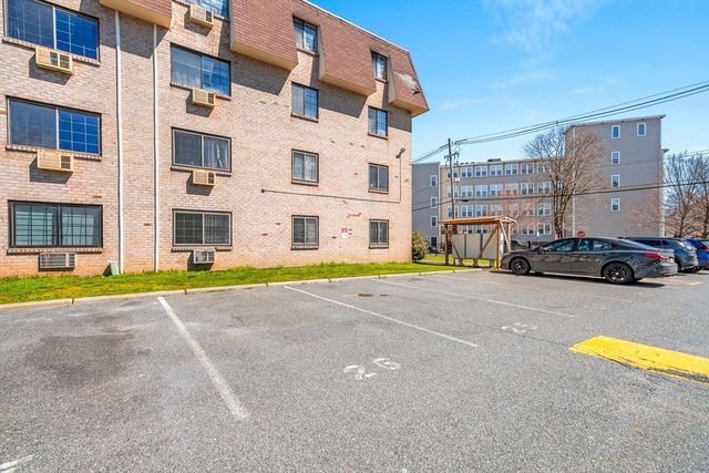 135 Grove Street 135, Rockland, MA 02370