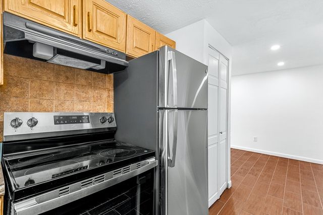 135 Grove Street 135, Rockland, MA 02370