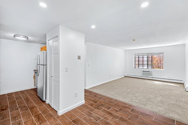 135 Grove Street 135, Rockland, MA 02370