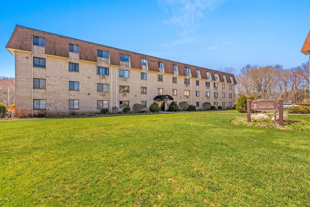 135 Grove Street 135, Rockland, MA 02370