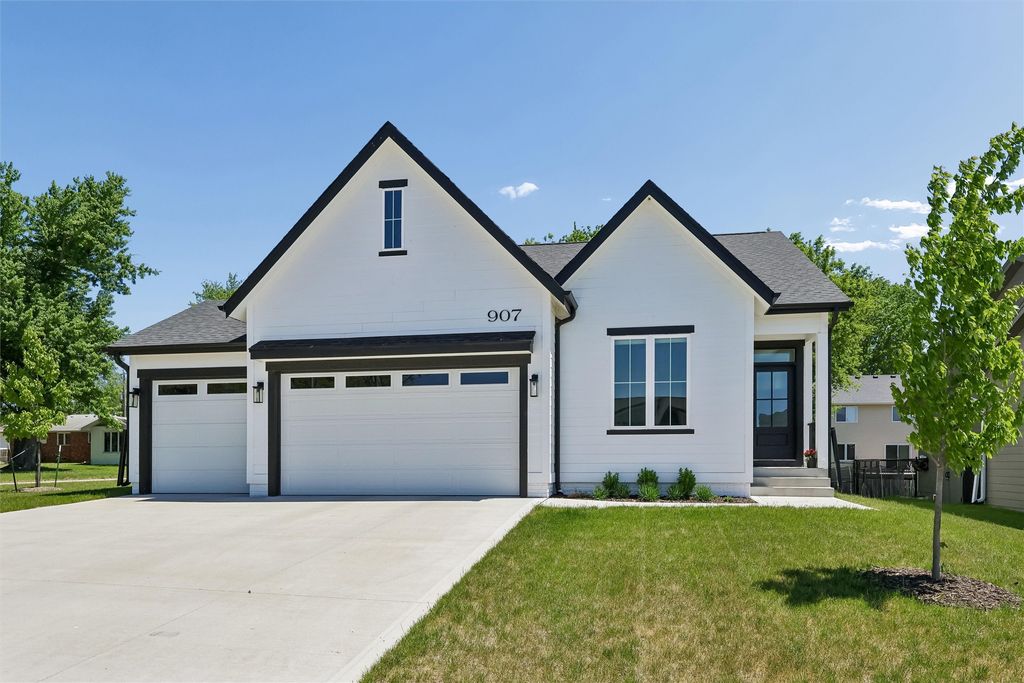 907 Roosevelt Street, Polk City, IA 50226