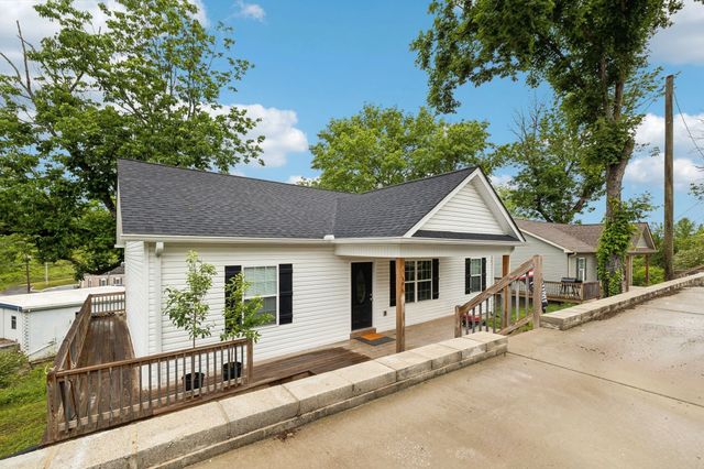 194 Hunter Ave, Carthage, TN 37030
