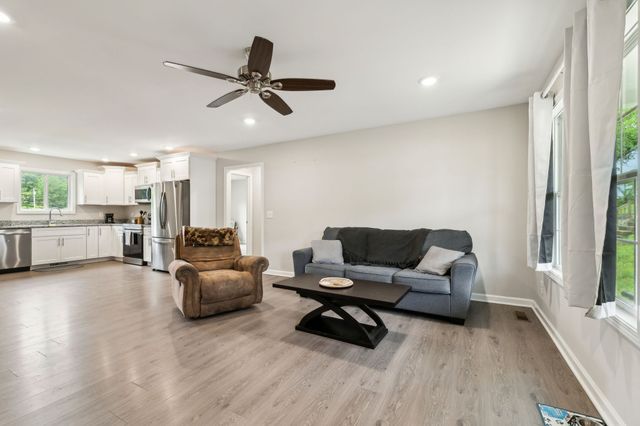 194 Hunter Ave, Carthage, TN 37030