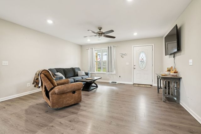 194 Hunter Ave, Carthage, TN 37030