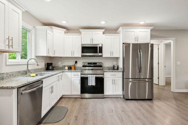 194 Hunter Ave, Carthage, TN 37030