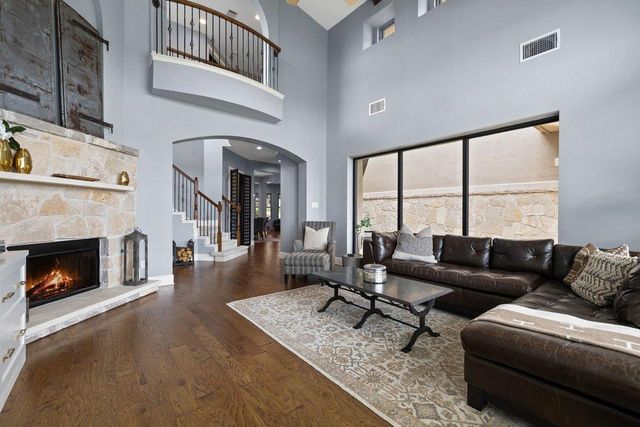 320 Bisset CT, Lakeway, TX 78738
