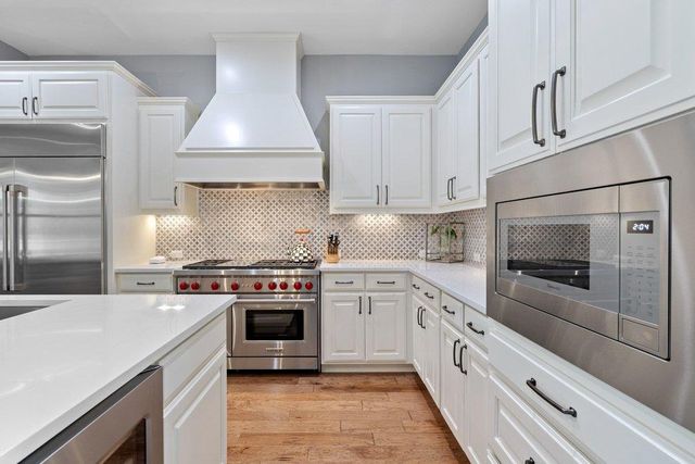 320 Bisset CT, Lakeway, TX 78738