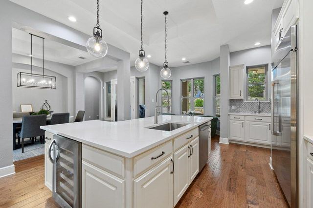 320 Bisset CT, Lakeway, TX 78738