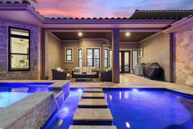 320 Bisset CT, Lakeway, TX 78738