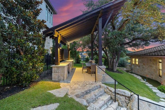 320 Bisset CT, Lakeway, TX 78738