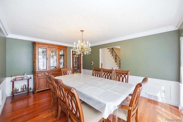 60 Stillmeadow Lane, Grosse Pointe Shores, MI 48236