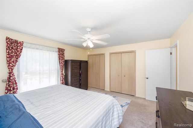 60 Stillmeadow Lane, Grosse Pointe Shores, MI 48236