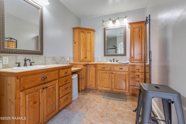 151 Suzanne Dejean Drive, Opelousas, LA 70570