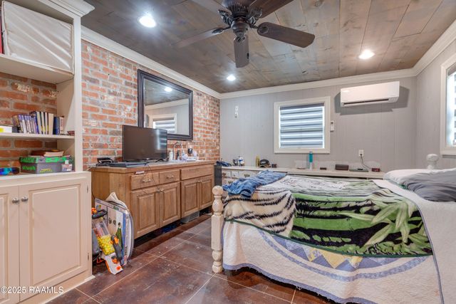 151 Suzanne Dejean Drive, Opelousas, LA 70570