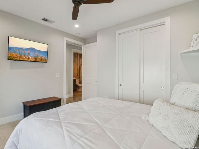 120 Golden Eagle Loop, Canyon Lake, TX 78133