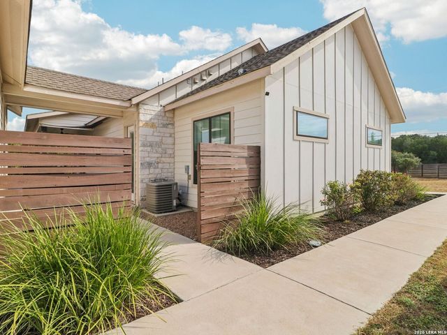 120 Golden Eagle Loop, Canyon Lake, TX 78133