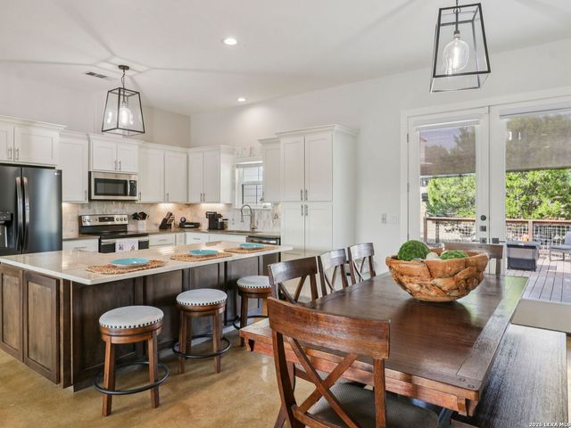 120 Golden Eagle Loop, Canyon Lake, TX 78133