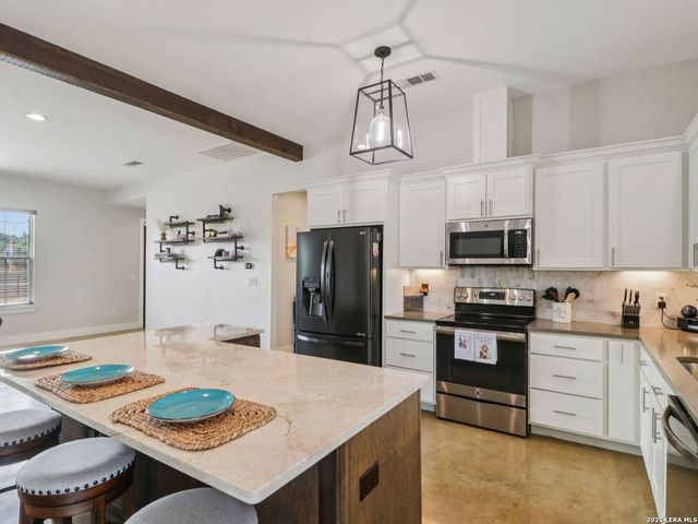 120 Golden Eagle Loop, Canyon Lake, TX 78133