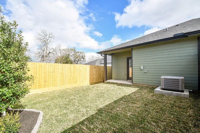 4101 Victoria Avenue B, Dickinson, TX 77539