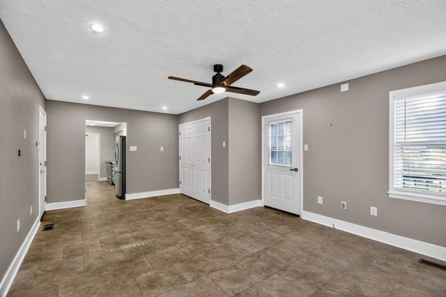 429 Marsailles Road, Versailles, KY 40383