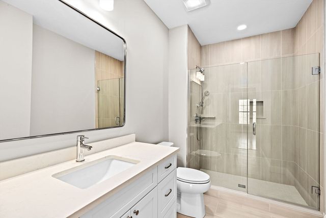 485 Blue Hills Parkway 16, Milton, MA 02186
